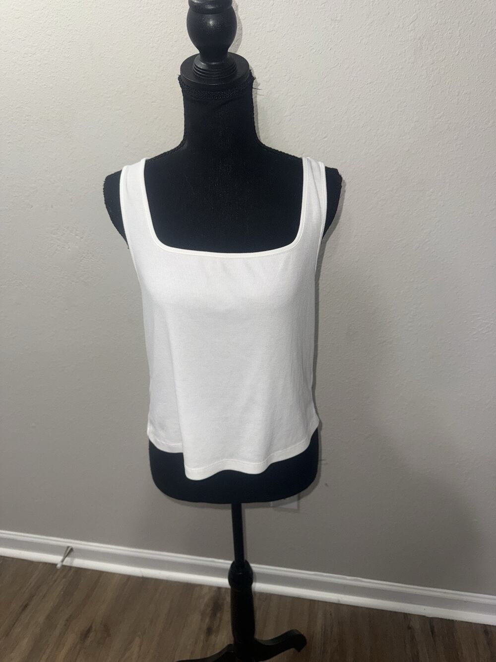 Old Navy White Ribbed Tank Top Womens XL Square Neck Sleeveless Cami Basic Layer